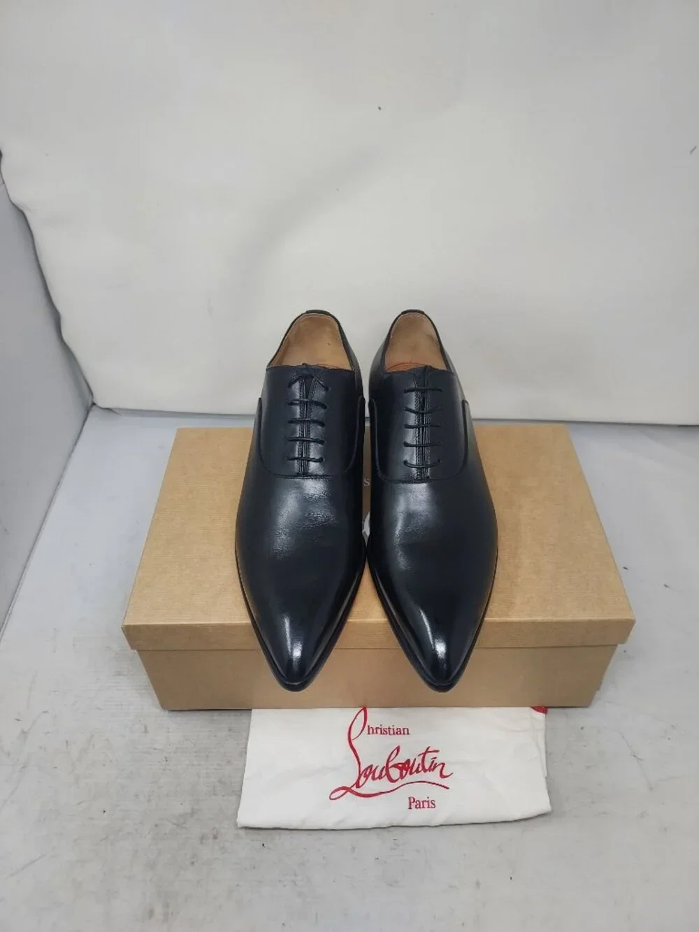 CHRISTIAN LOUBOUTIN MENS Pelvis Black Pointed Toe Lace Up Oxford Shoe